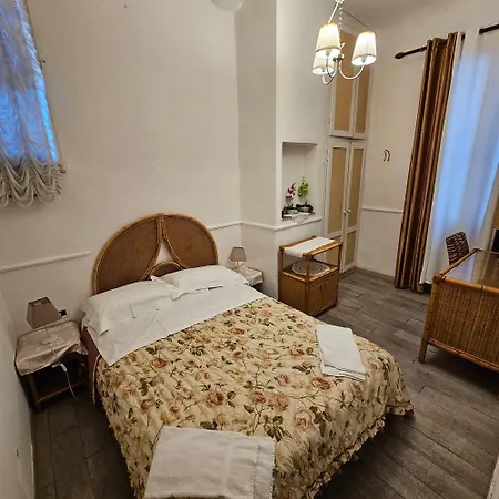 Casa Maya Souvenir Hotel *