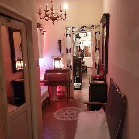 Casa Maya Souvenir Hotel