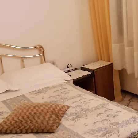 Casa Maya Souvenir Hotel *
