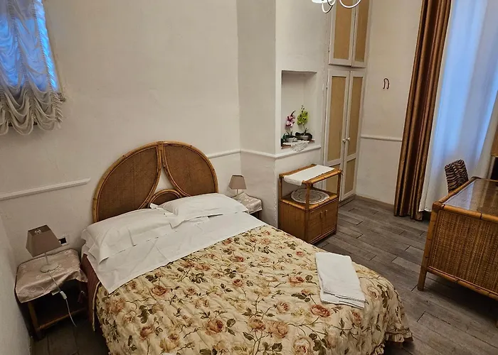 Casa Maya Souvenir Hotel *